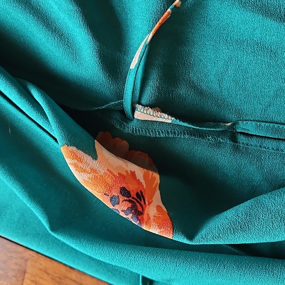 Wilfred Aritzia Lilia Green Floral Wrap Blouse Size L - Picture 11 of 16